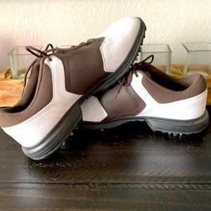 Golf shoes
